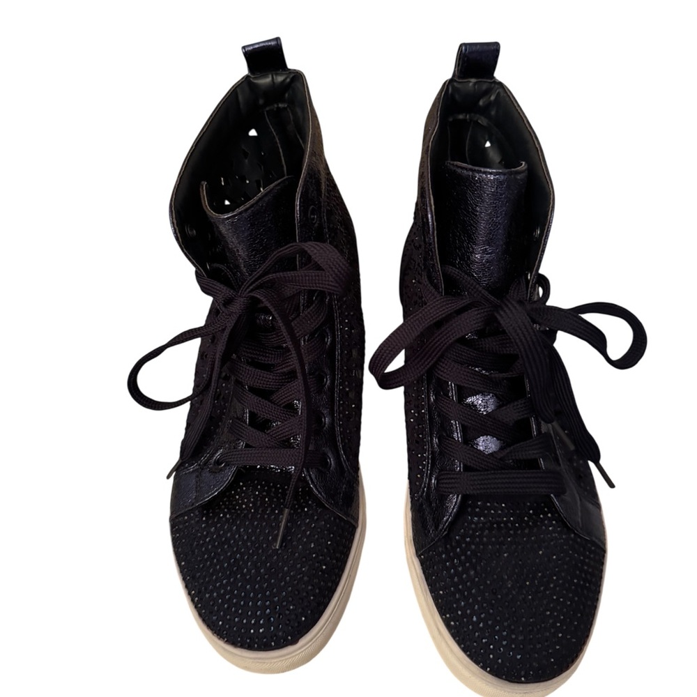 LADY COUTURE Blue Casual Sneakers with Classic Silhouette